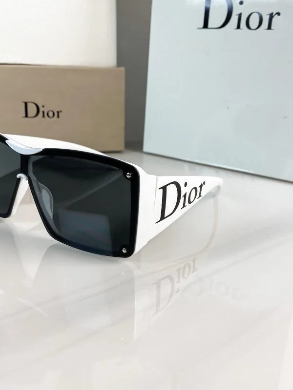 DR White 7812