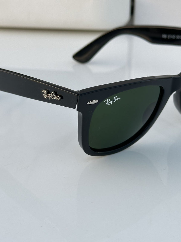 RB 2140 Black/Green
