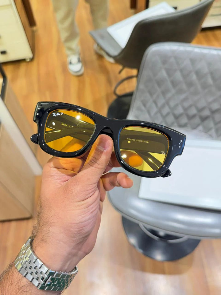 RB 4940 Mega Wayfarer Black Yellow