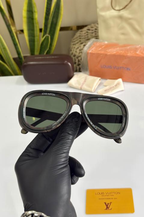 LV MILITARY BLACK STORE ARTICLE SUNGLASS